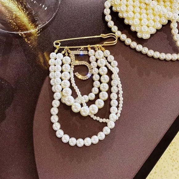 Pearl Brooch - Picture 3 of 4